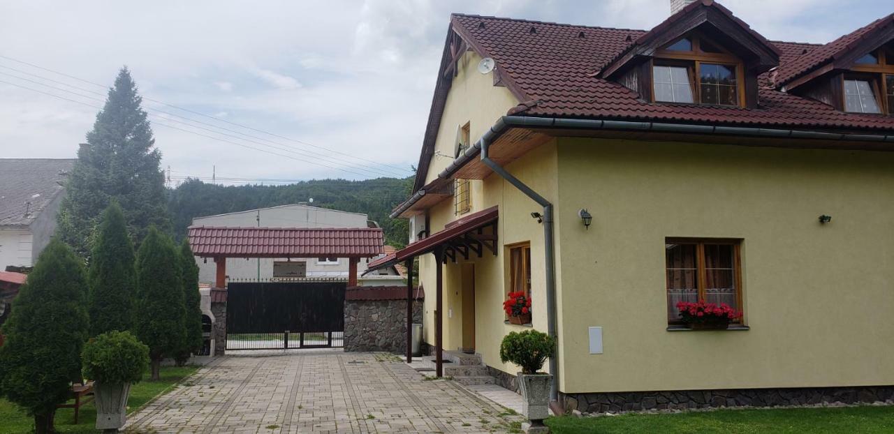 Penzion HACIENDA Liptovská Osada Exterior foto