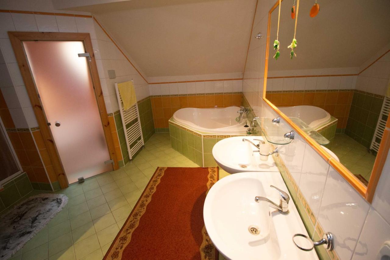 Penzion HACIENDA Liptovská Osada Zimmer foto